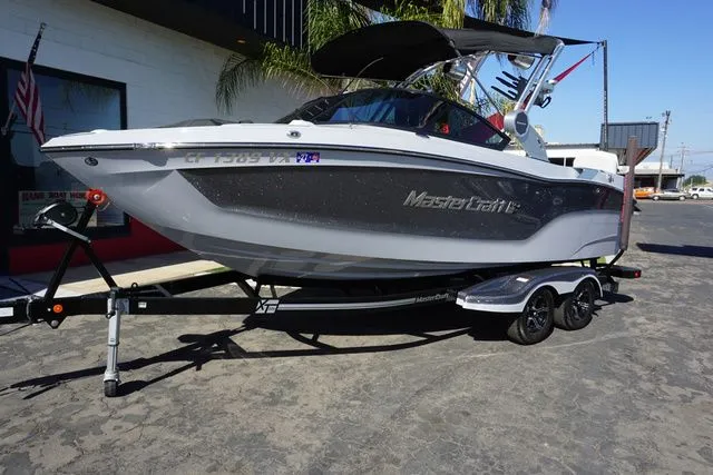 The Image of MasterCraft XT22 T 2023 - 1