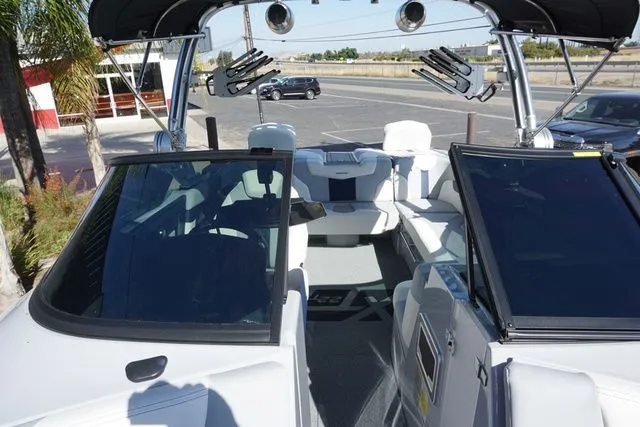 Slide: The Image of MasterCraft XT22 T 2023 - 11