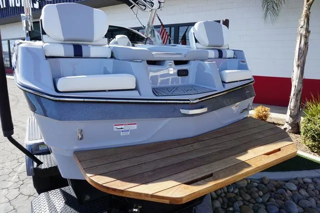 Slide: The Image of MasterCraft XT22 T 2023 - 4