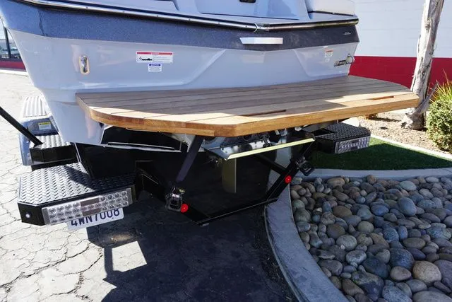 Slide: The Image of MasterCraft XT22 T 2023 - 5