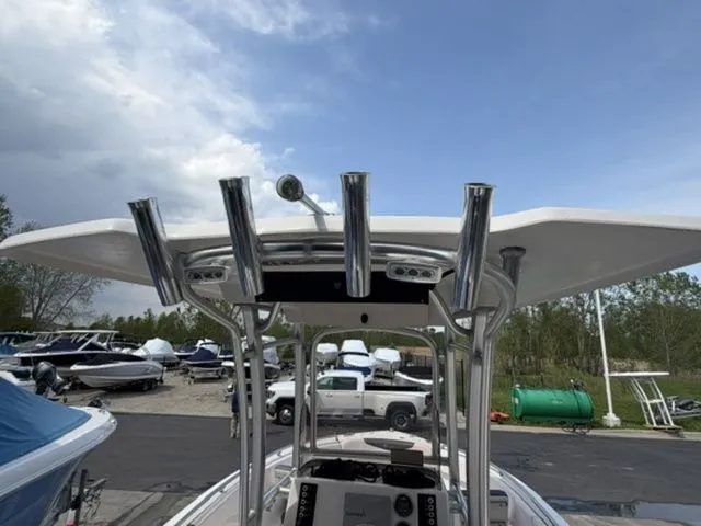 Slide: The Image of Robalo R222 Explorer 2018 - 10