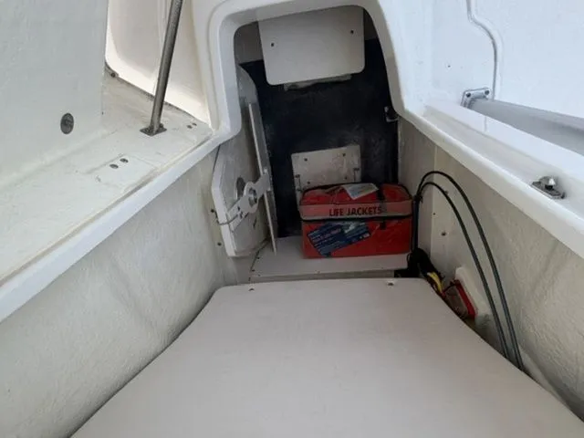 Slide: The Image of Robalo R222 Explorer 2018 - 14