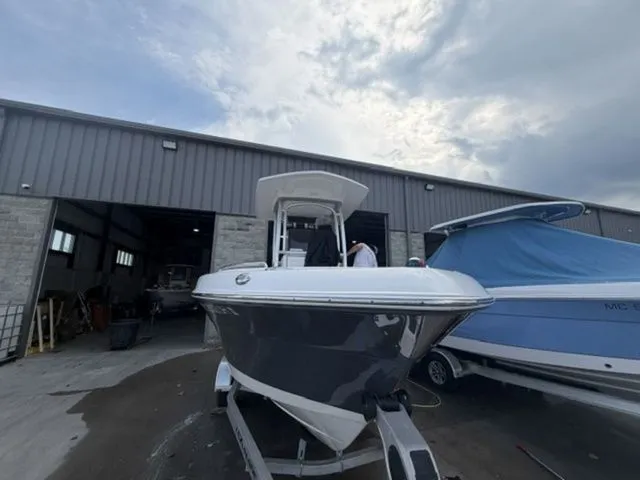 Slide: The Image of Robalo R222 Explorer 2018 - 23