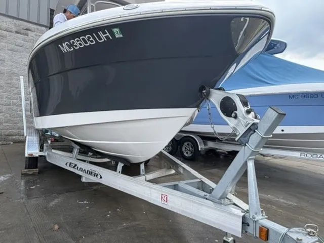 Slide: The Image of Robalo R222 Explorer 2018 - 4