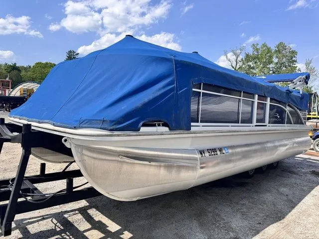 Slide: The Image of Bennington 2075 GL G Series 20' Pontoon W/115Hp And Trailer 2016 - 12