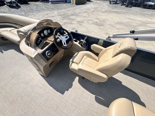 Slide: The Image of Bennington 2075 GL G Series 20' Pontoon W/115Hp And Trailer 2016 - 3
