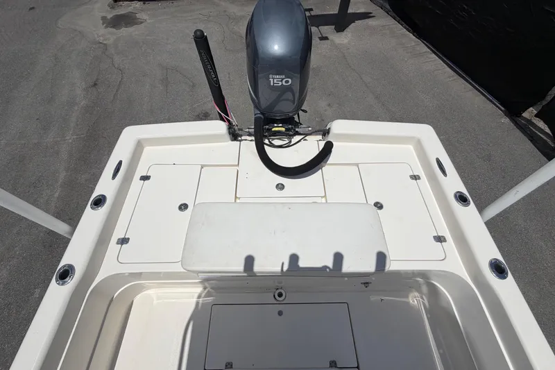 Slide: The Image of 2006 ShearWater 2200Z boat with Yamaha 150 engine, viewed from above. - 55