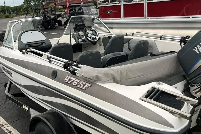 Slide: The Image of 2008 Stratos 476 Ski-N-Fish boat with Yamaha engine, interior view. - 6