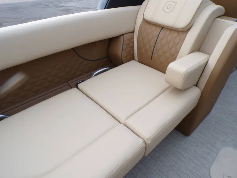 Slide: The Image of Luxurious seating in the 2026 Godfrey SanPan ULW model. - 25