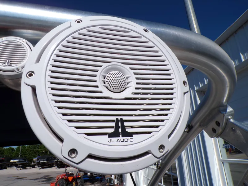 Slide: The Image of JL Audio speaker on 2005 MasterCraft X-80 boat. - 23