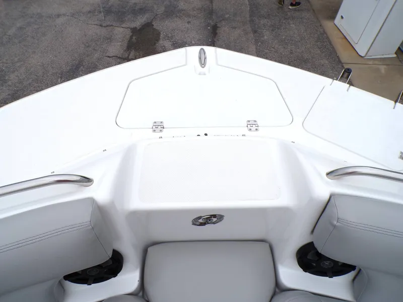 Slide: The Image of Interior view of a 2018 Hurricane 2400 SD boat. - 21