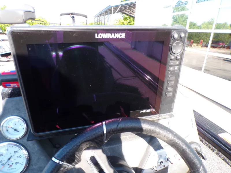 Slide: The Image of Lowrance HDS-12 display on 2019 Lund 2075 Pro V Bass XS. - 24