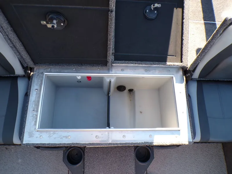 Slide: The Image of Lund 2075 Pro V Bass XS 2019 storage compartment with open hatches. - 26