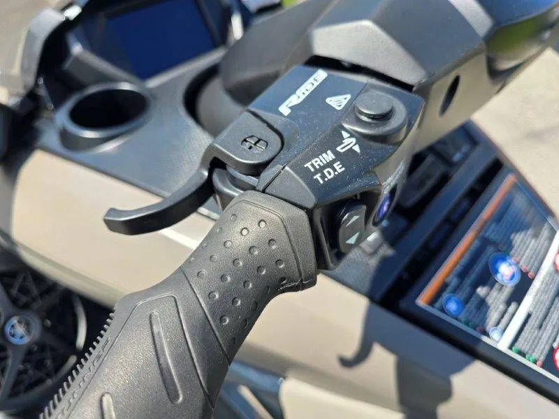 Slide: The Image of Close-up of Yamaha Waverunner FX HO 2025 control handle. - 21