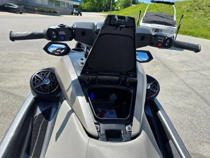 Slide: The Image of 2025 Yamaha Waverunner FX HO with Audio, cockpit view. - 30