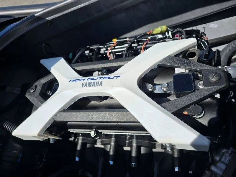 Slide: The Image of Yamaha Waverunner FX HO 2025 engine with audio system. - 31
