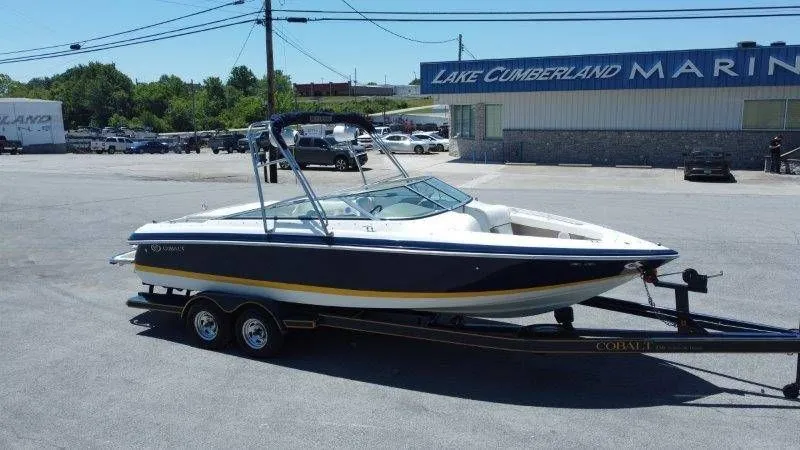 Slide: The Image of 2006 Cobalt 246 boat on trailer at Lake Cumberland Marina. - 15