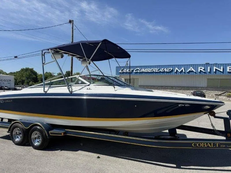 Slide: The Image of 2006 Cobalt 246 boat in front of Lake Cumberland Marine. - 9