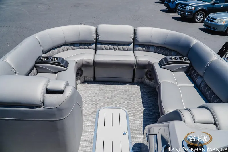 Slide: The Image of Luxurious seating on 2020 Bennington 25QXSBIO pontoon boat at Lake Norman Marina. - 13