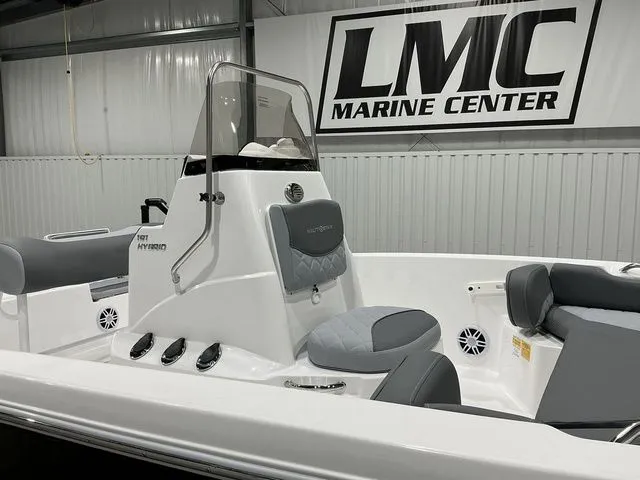 Slide: The Image of NauticStar 191 Hybrid 2026 - 5