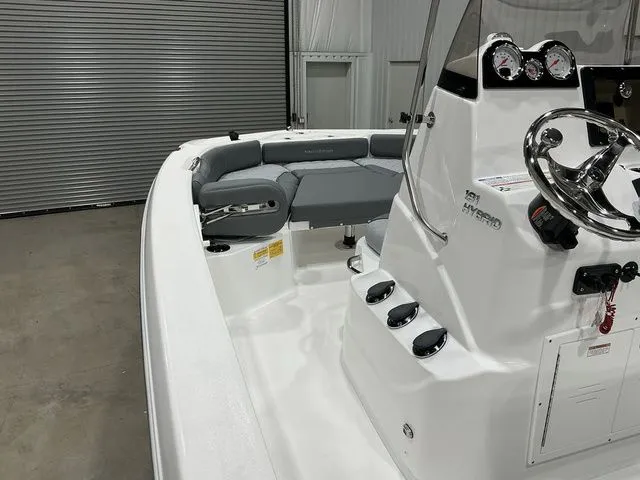 Slide: The Image of NauticStar 191 Hybrid 2026 - 14
