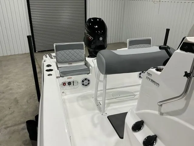 Slide: The Image of NauticStar 191 Hybrid 2026 - 13