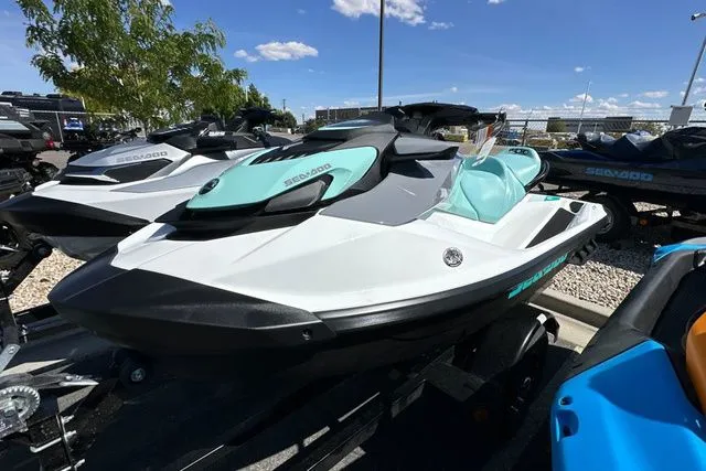 Slide: The Image of 2026 Sea-Doo PWC GTI 130 WH IBR 26 STD on display. - 18