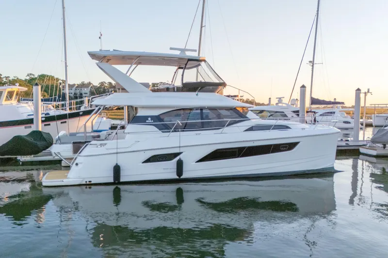 The Image of Aquila 44 Yacht 2021 - 1