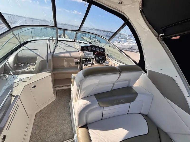 Slide: The Image of Interior of a 2007 Sea Ray Sundancer 310 yacht. - 6
