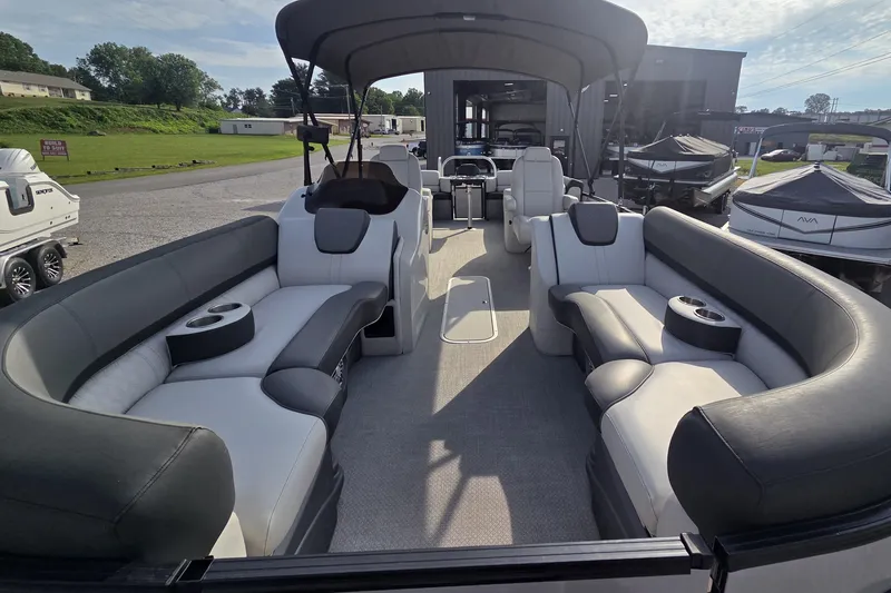 Slide: The Image of 2021 Avalon 2585 Catalina QL pontoon boat with spacious seating and modern design. - 4