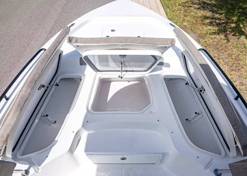 Slide: The Image of Sea Hunt BX 25 FS 2026 - 26