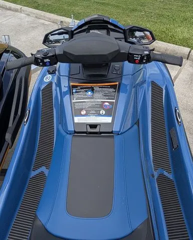 Slide: The Image of Yamaha VX1900C-BA 2025 - 4