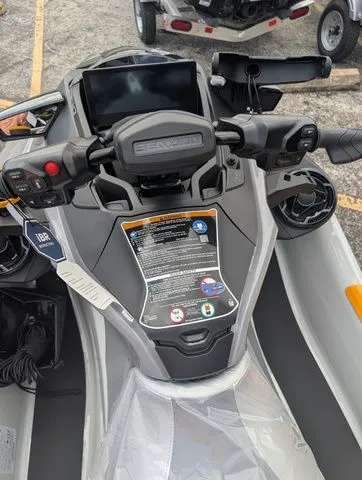 Slide: The Image of Sea-Doo 19TB 2026 - 4