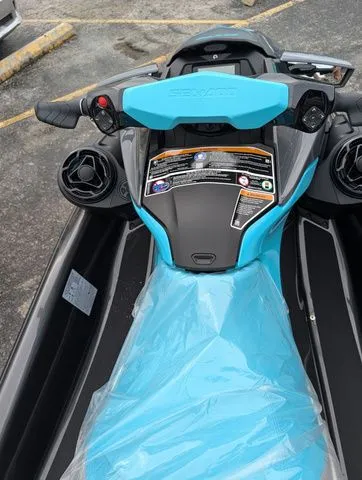 Slide: The Image of Sea-Doo 36TD 2026 - 3