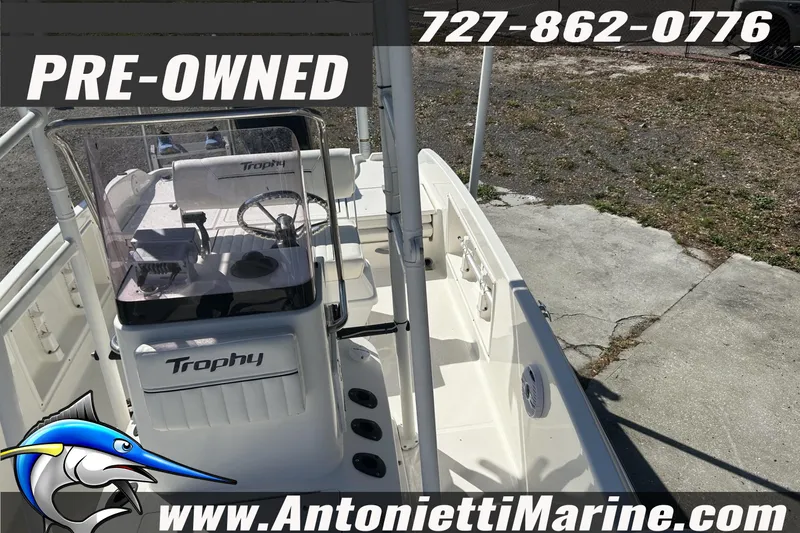 Slide: The Image of Pre-owned 2022 Bayliner Trophy T18Bay boat for sale at Antonietti Marine. - 14