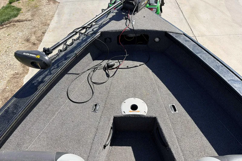 Slide: The Image of 2020 Lund 1875 Crossover XS boat deck with Minn Kota trolling motor. - 5