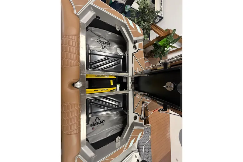Slide: The Image of Centurion Ri245 2025 - 30