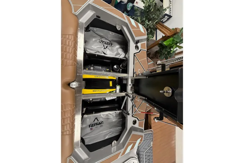 Slide: The Image of Centurion Ri245 2025 - 36