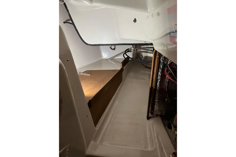 Slide: The Image of Interior view of a 1999 Seaward Eagle 32 yacht by Hake Yachts Inc. - 33