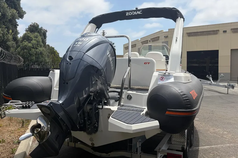 Slide: The Image of Zodiac Medline 7.5 GT Rear - 5