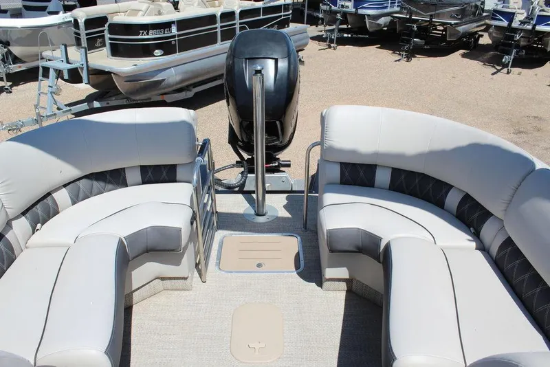 Slide: The Image of 2019 Bennington 25 QSR pontoon boat with spacious seating and modern design. - 5