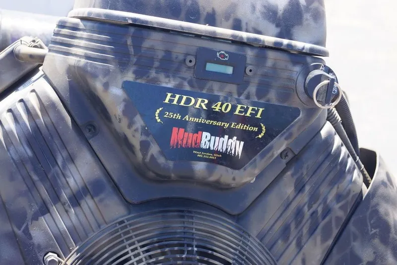 Slide: The Image of HDR 40 EFI engine, 25th Anniversary Edition, on Excel 1751 F4, 2021 model. - 14