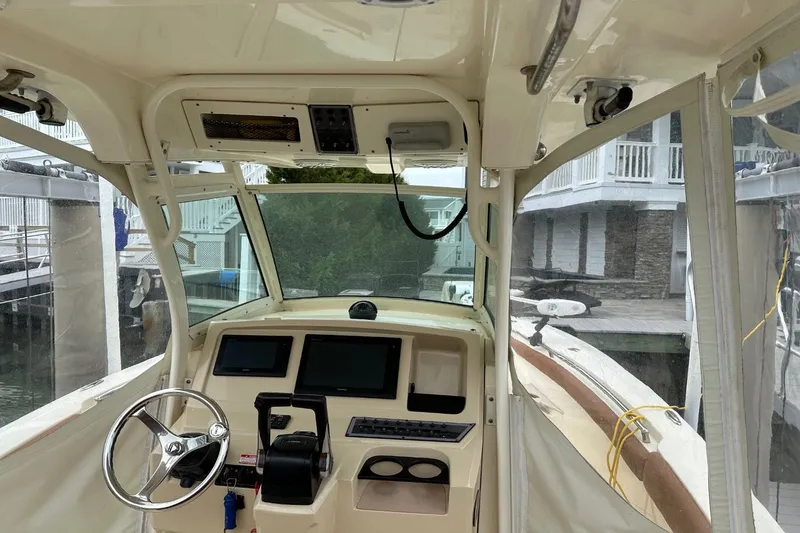 Slide: The Image of Scout 255 LXF 2017 - 29