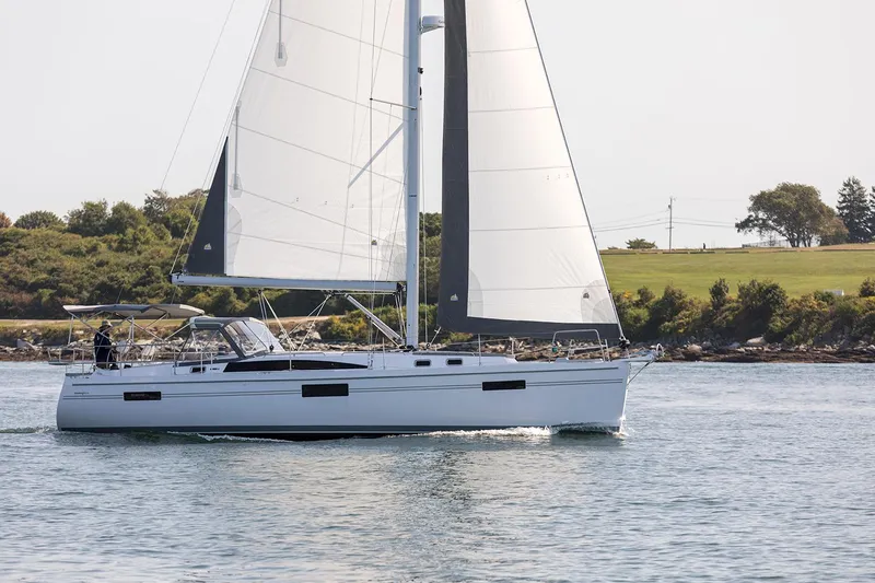 Slide: The Image of 2025 Catalina 426 - Underway - 2