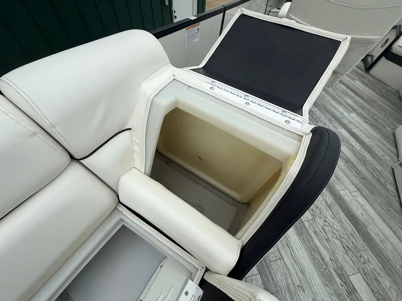 Slide: The Image of Interior of a 2017 South Bay 500 Series boat. - 20