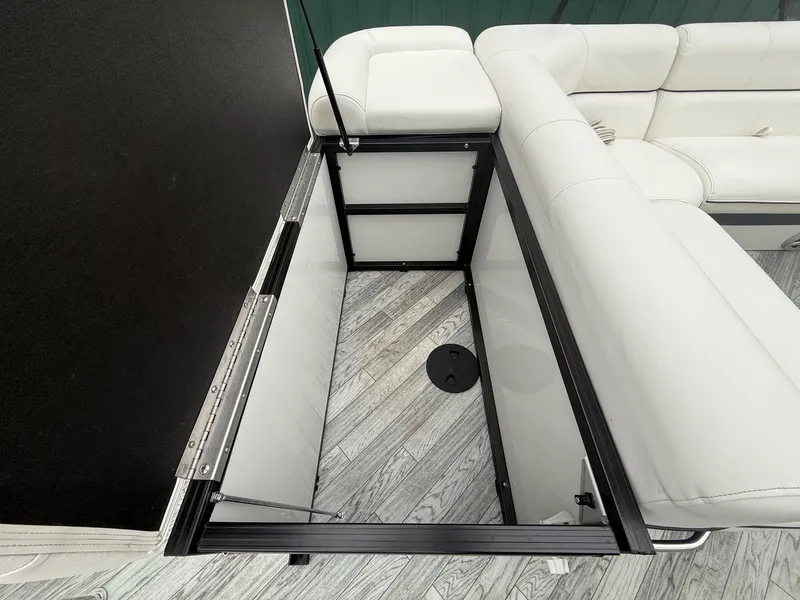 Slide: The Image of Interior of a 2017 South Bay 500 Series boat. - 21