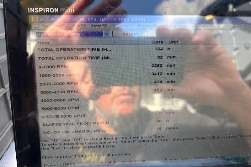 Slide: The Image of Suzuki diagnostic system display on Boston Whaler 290 Outrage, 2002 model. - 50