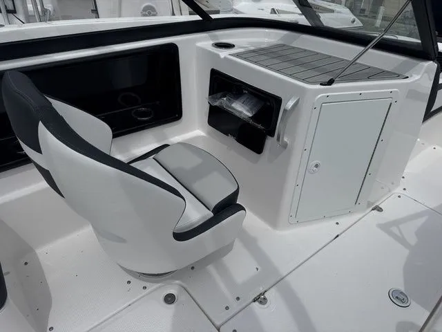 Slide: The Image of Yamaha 195S 2025 - 12
