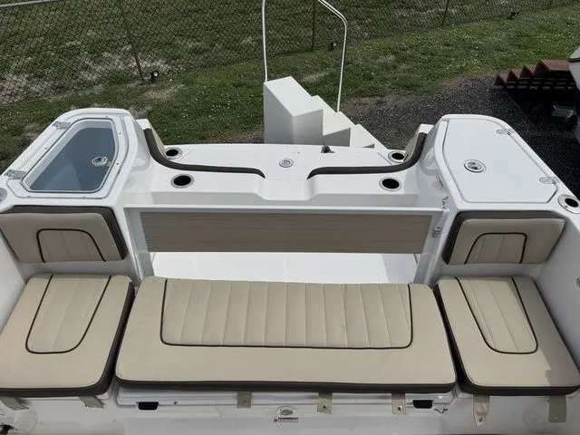 Slide: The Image of Yamaha 255 FSH Sport E 2025 - 11