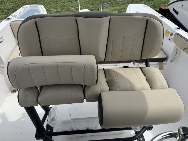 Slide: The Image of Yamaha 255 FSH Sport E 2025 - 23
